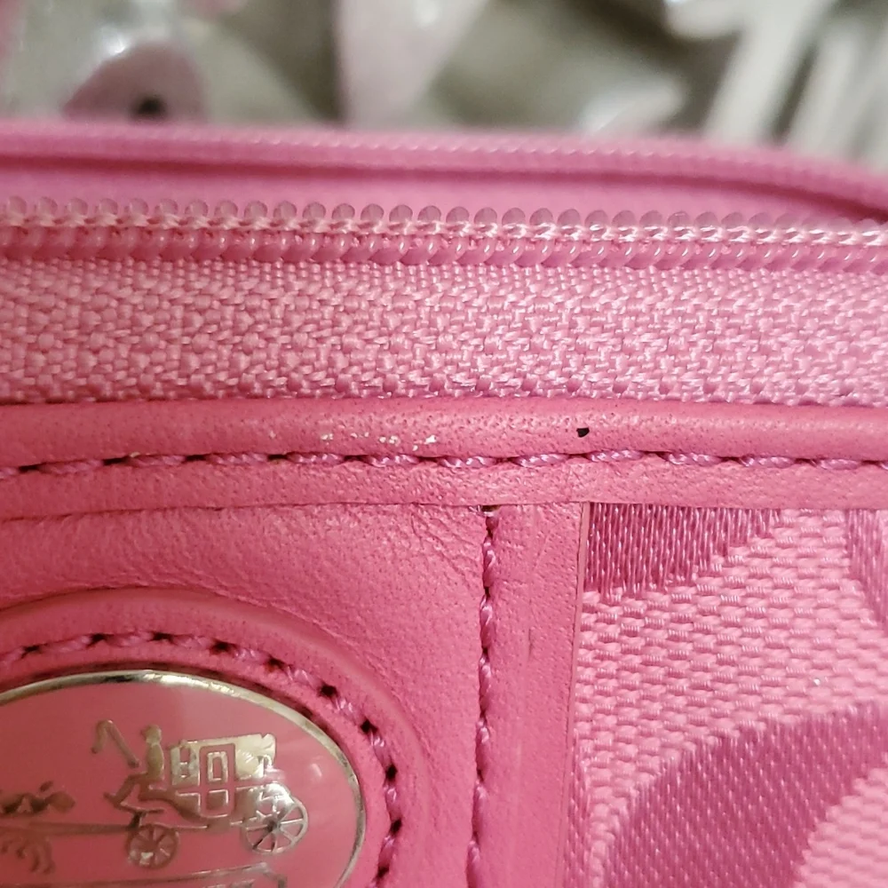 💕💖 COACH Pink Wrislet Wallet 💖💕 - Picture 12 of 12